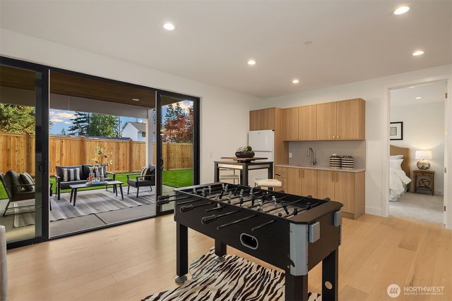16039 NE 3rd Street, Bellevue, WA 98008