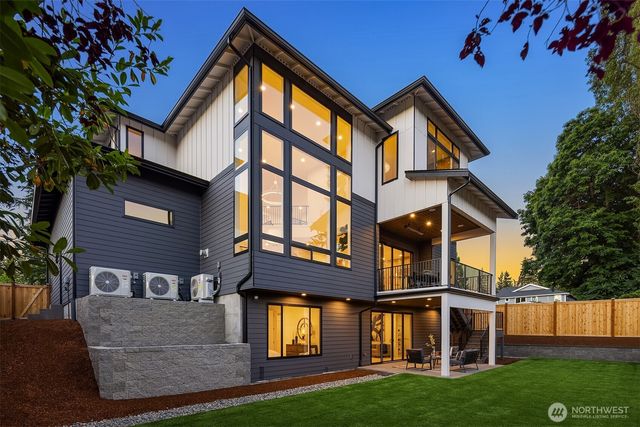 16039 NE 3rd Street, Bellevue, WA 98008