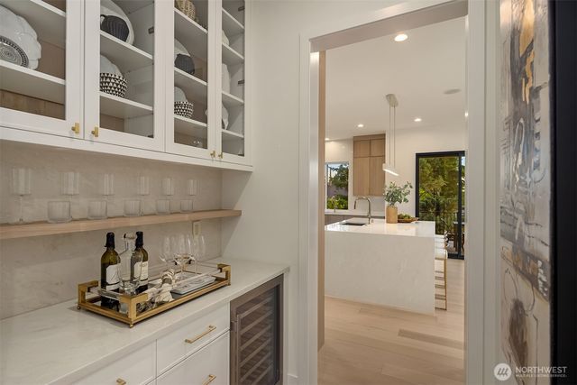 16039 NE 3rd Street, Bellevue, WA 98008