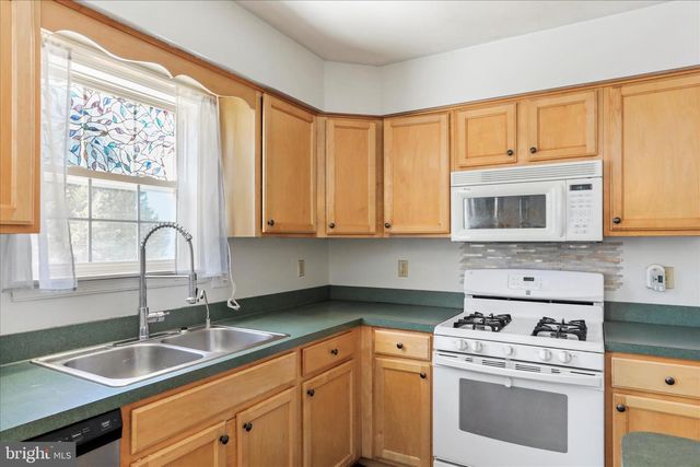 10 SHOAL CREEK CT, Martinsburg, WV 25405