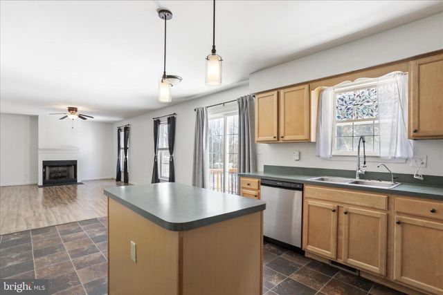 10 SHOAL CREEK CT, Martinsburg, WV 25405