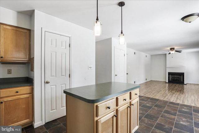 10 SHOAL CREEK CT, Martinsburg, WV 25405