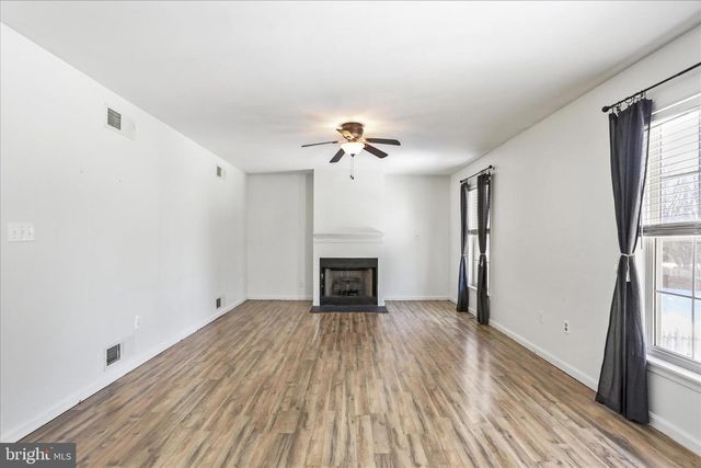 10 SHOAL CREEK CT, Martinsburg, WV 25405