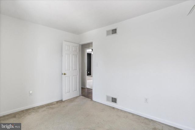 10 SHOAL CREEK CT, Martinsburg, WV 25405