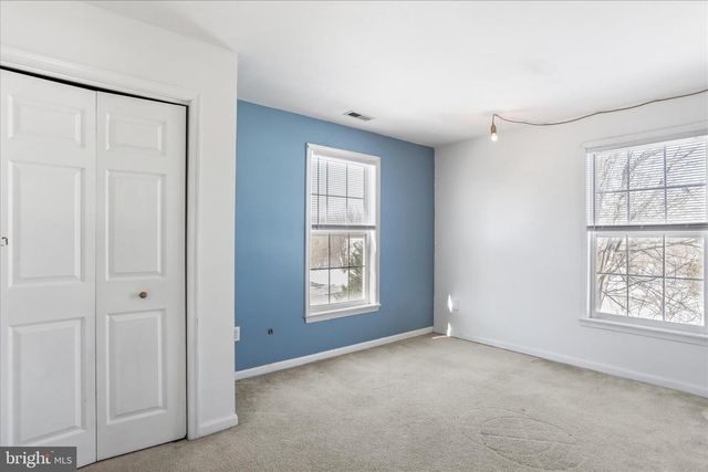 10 SHOAL CREEK CT, Martinsburg, WV 25405