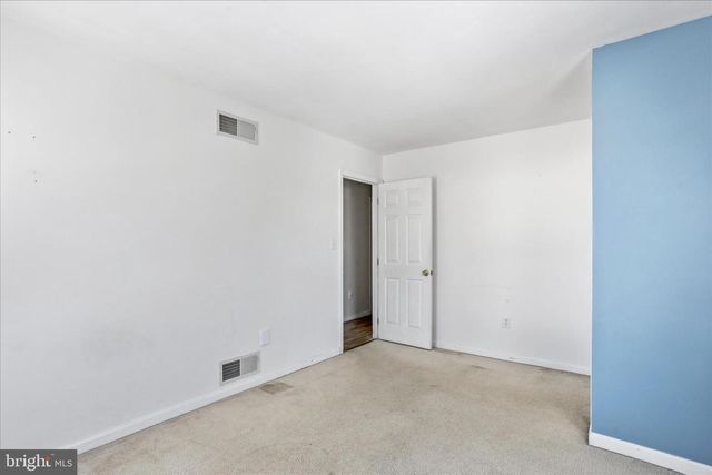 10 SHOAL CREEK CT, Martinsburg, WV 25405