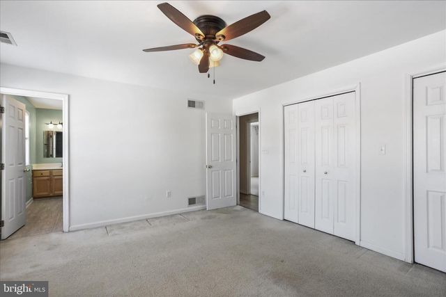 10 SHOAL CREEK CT, Martinsburg, WV 25405