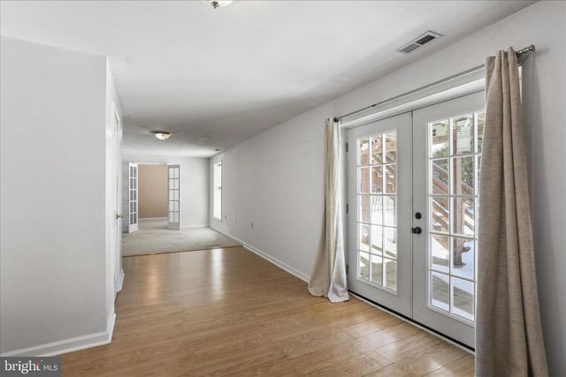 10 SHOAL CREEK CT, Martinsburg, WV 25405