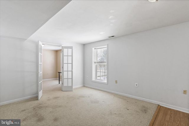 10 SHOAL CREEK CT, Martinsburg, WV 25405