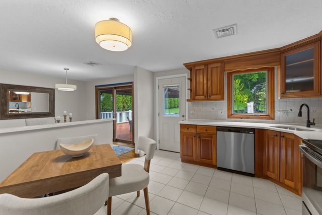 75 Sewall St, Shrewsbury, MA 01545
