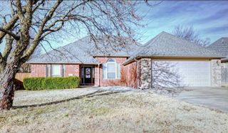211 Essex Way, Centerton, AR 72719