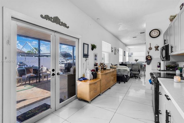 3166 NW 102nd St, Miami, FL 33147