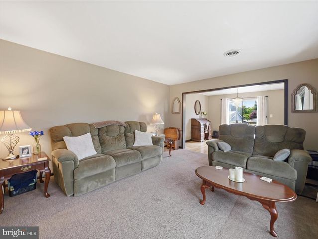 9689 FOREST RIDGE ROAD, Shippensburg, PA 17257
