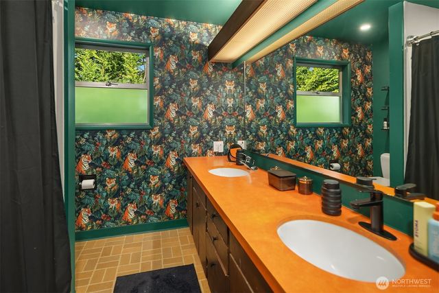 10619 Sand Point Way NE, Seattle, WA 98125