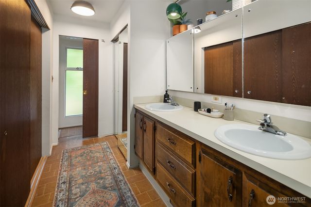 10619 Sand Point Way NE, Seattle, WA 98125
