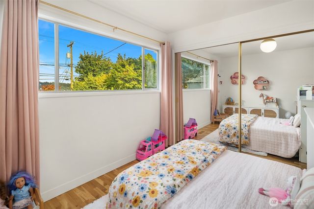 10619 Sand Point Way NE, Seattle, WA 98125