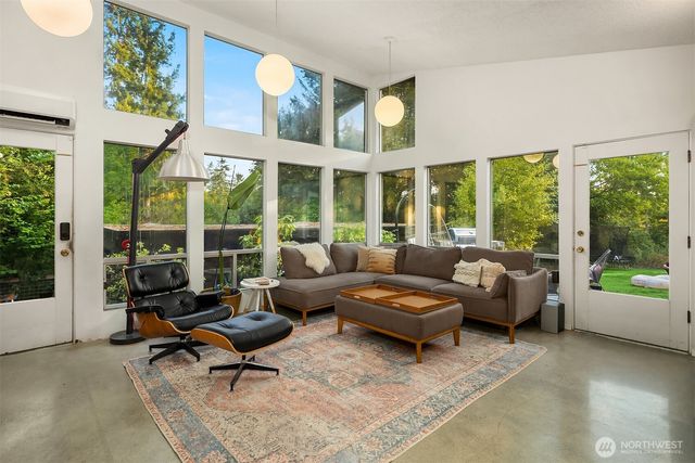 10619 Sand Point Way NE, Seattle, WA 98125