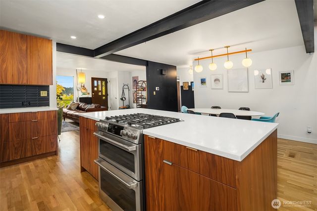 10619 Sand Point Way NE, Seattle, WA 98125