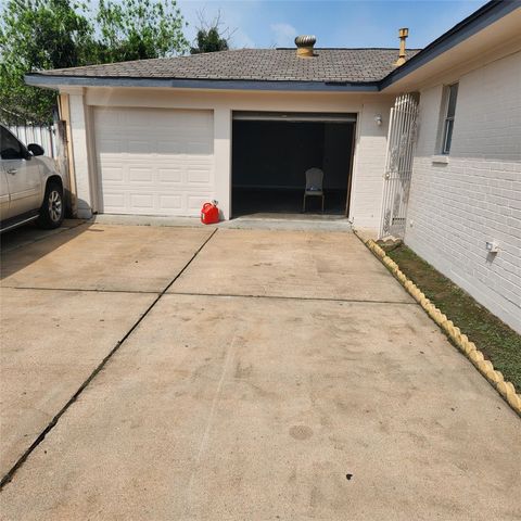 8710 Glen Shadow Drive, Houston, TX 77088