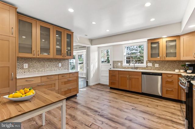 410 JACKSON ST, Falls Church, VA 22046