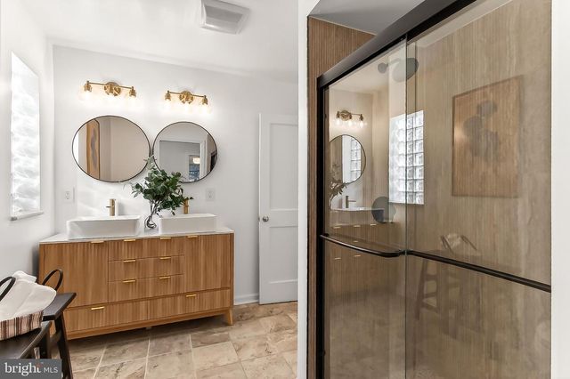 410 JACKSON ST, Falls Church, VA 22046