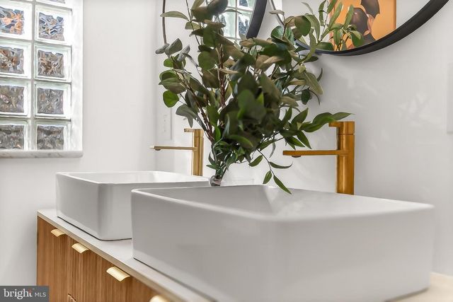 410 JACKSON ST, Falls Church, VA 22046