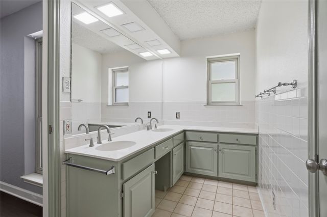 6409 Country Day Trail, Benbrook, TX 76132