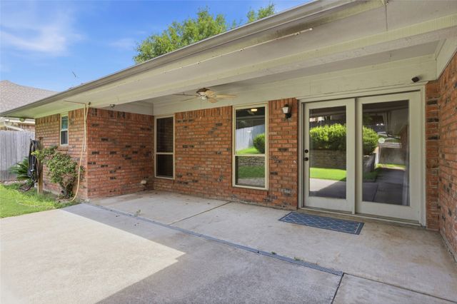 6409 Country Day Trail, Benbrook, TX 76132