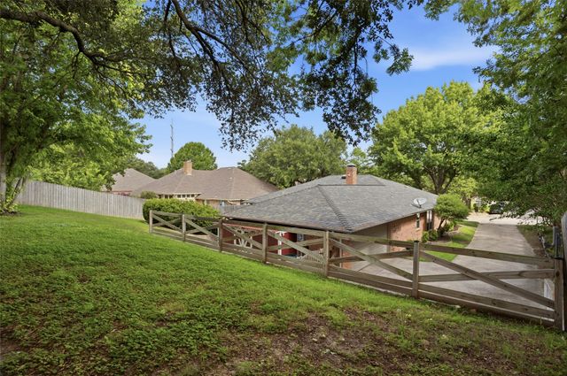 6409 Country Day Trail, Benbrook, TX 76132
