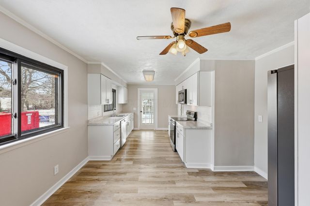 566 E 10th Street, Marysville, OH 43040