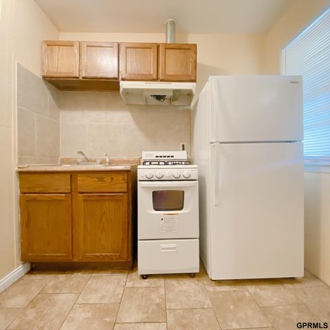 4815 Ames Avenue, Omaha, NE 68104