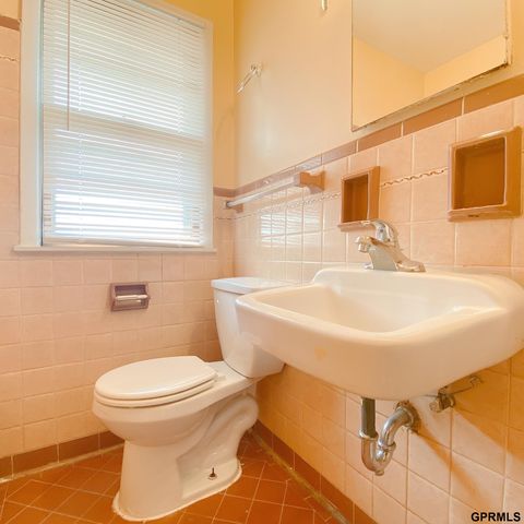 4815 Ames Avenue, Omaha, NE 68104