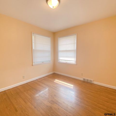 4815 Ames Avenue, Omaha, NE 68104