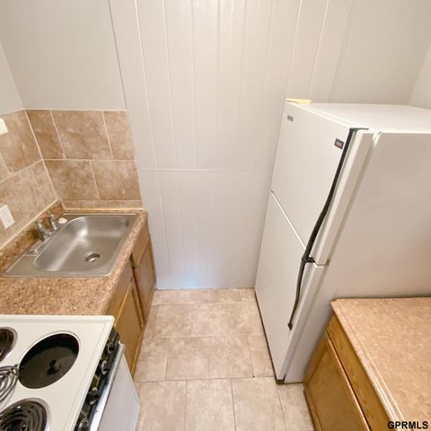 4815 Ames Avenue, Omaha, NE 68104