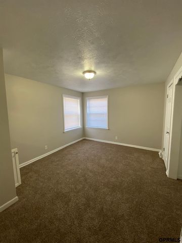 4815 Ames Avenue, Omaha, NE 68104