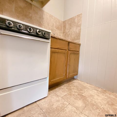 4815 Ames Avenue, Omaha, NE 68104