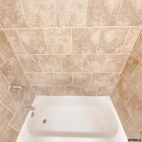 4815 Ames Avenue, Omaha, NE 68104