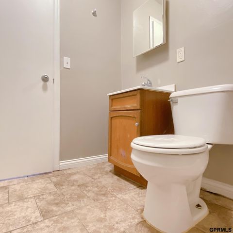 4815 Ames Avenue, Omaha, NE 68104