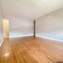 4815 Ames Avenue, Omaha, NE 68104