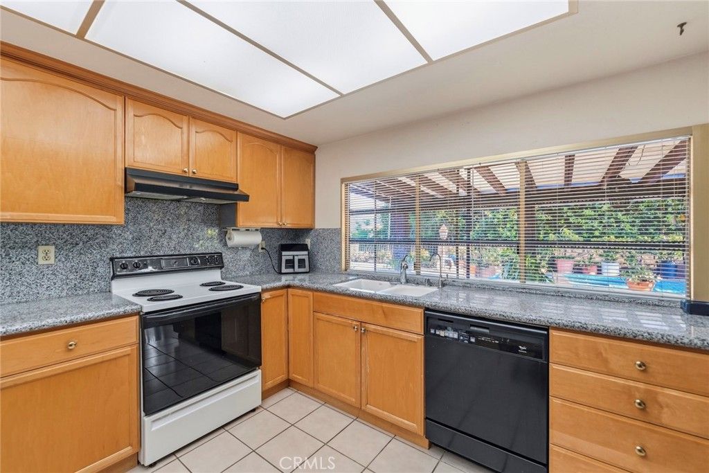 Image 13 of property listing at 16318 Santa Bianca Drive, Hacienda Heights, CA 91745