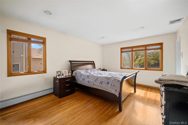 150 Roxton Road, Plainview, NY 11803