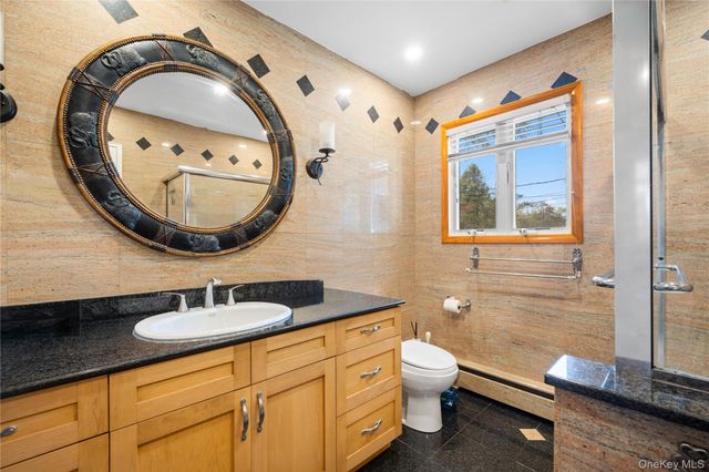 150 Roxton Road, Plainview, NY 11803