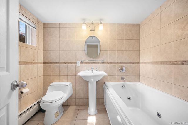 150 Roxton Road, Plainview, NY 11803