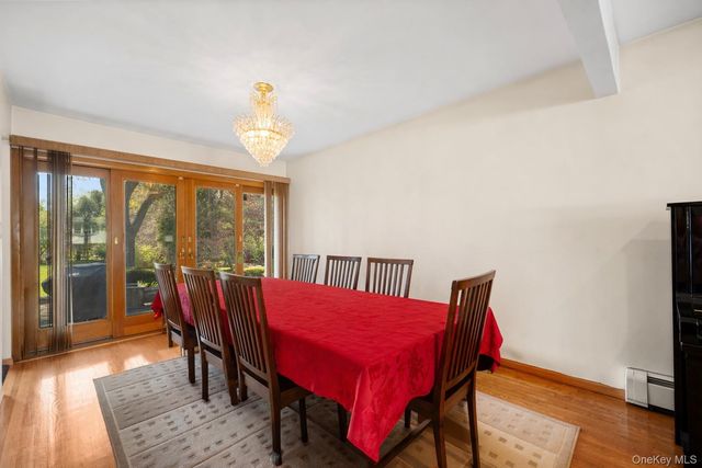 150 Roxton Road, Plainview, NY 11803