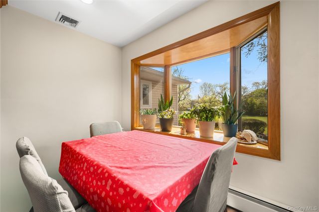 150 Roxton Road, Plainview, NY 11803