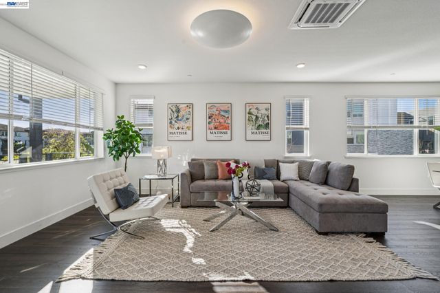 646 Eucalyptus Way, Alameda, CA 94501