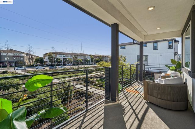 646 Eucalyptus Way, Alameda, CA 94501