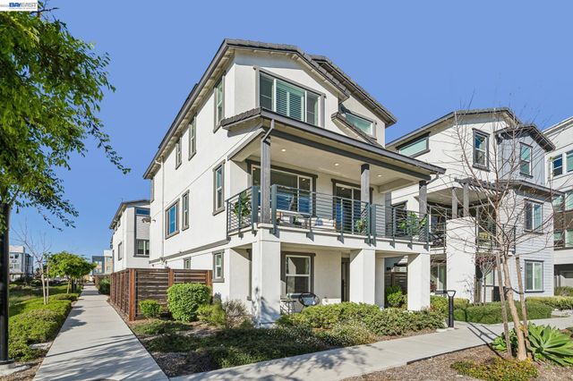 646 Eucalyptus Way, Alameda, CA 94501