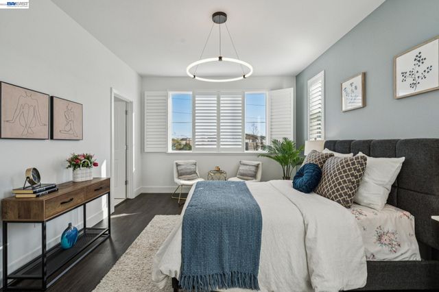 646 Eucalyptus Way, Alameda, CA 94501