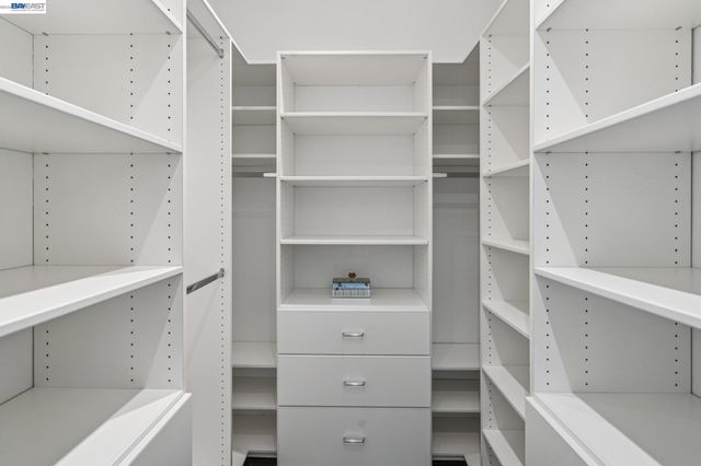 646 Eucalyptus Way, Alameda, CA 94501